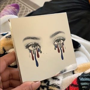 Kylie Jenner holiday palette